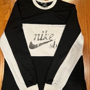 Nike SB Monochrome Long Sleeve Top